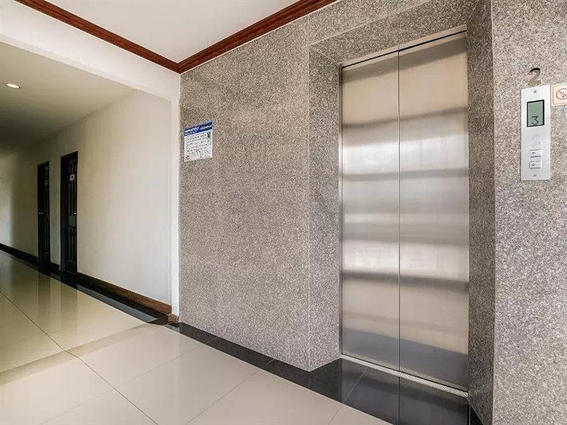 Oyo 350 Mae Saeng Place Sziracsa Kültér fotó